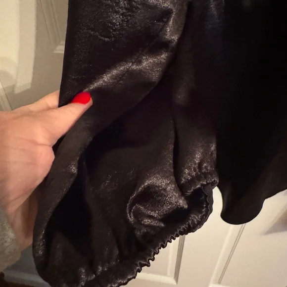 Elegant Black Women's Wrap Blouse NWT - Picture 5 of 5